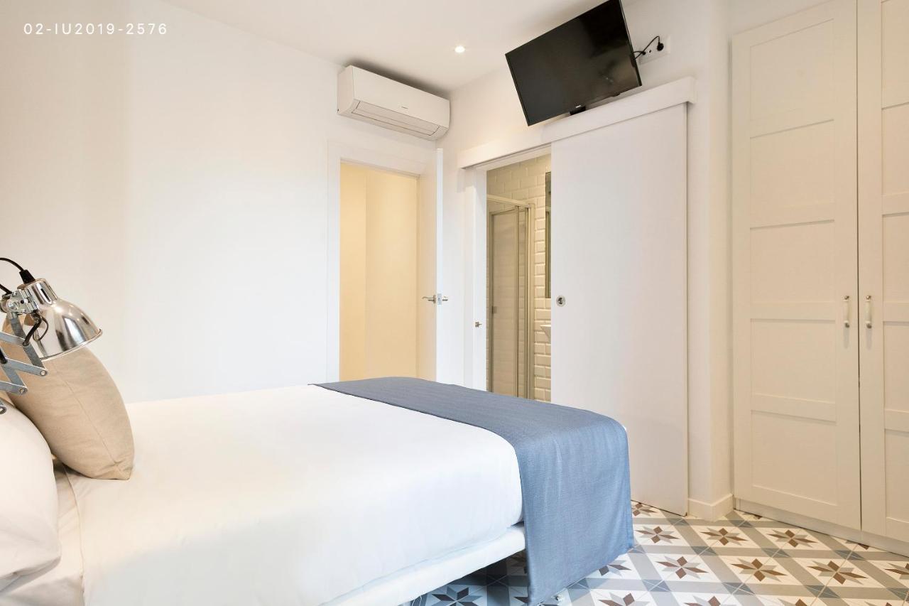 Uma Suites Sagrada Familia Barcelona Exterior photo